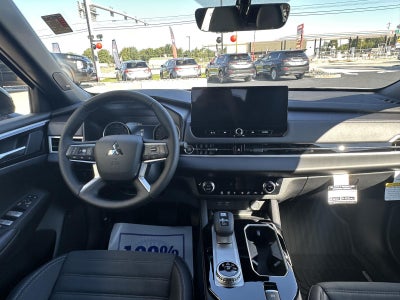 2026 Mitsubishi Outlander LE