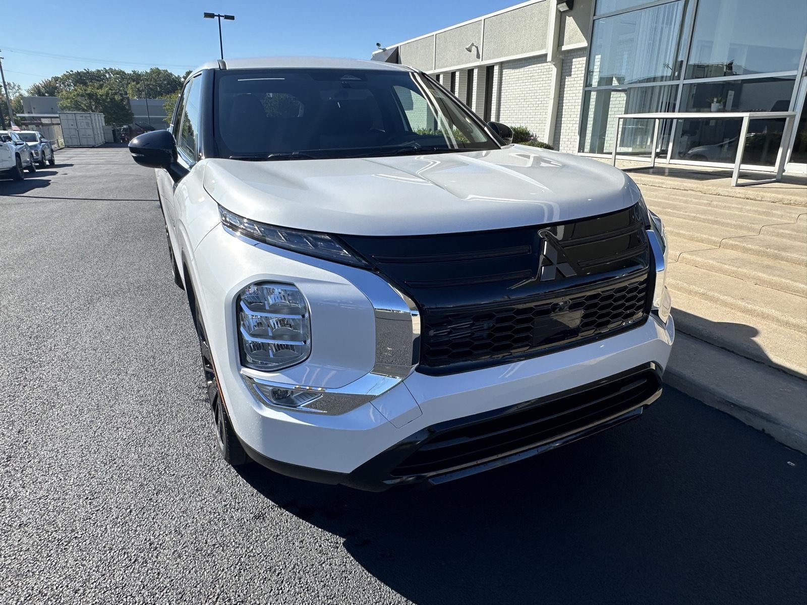 2026 Mitsubishi Outlander LE