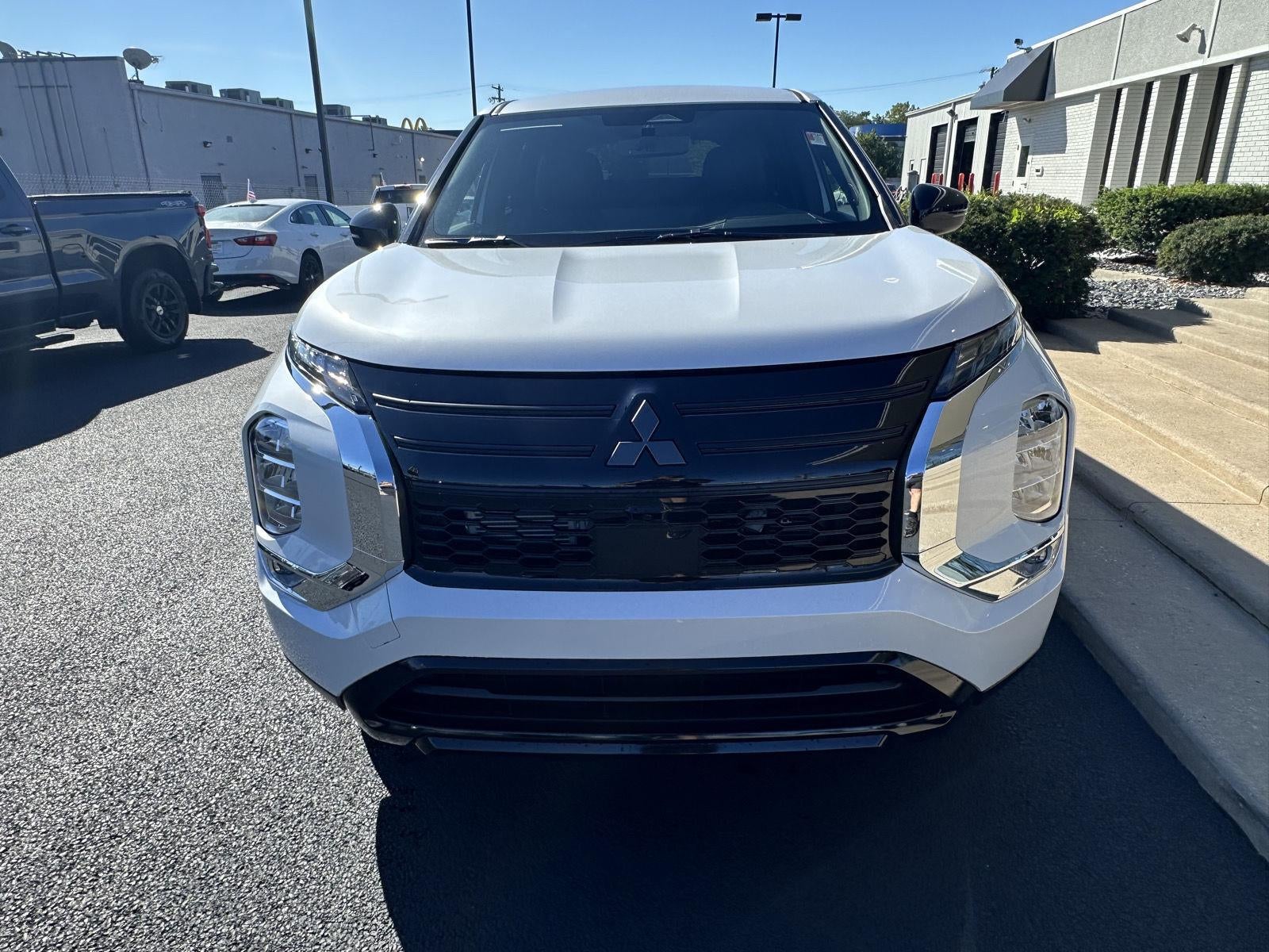 2026 Mitsubishi Outlander LE