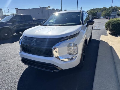 2026 Mitsubishi Outlander LE