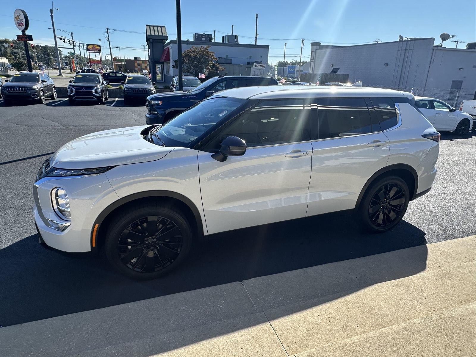 2026 Mitsubishi Outlander LE