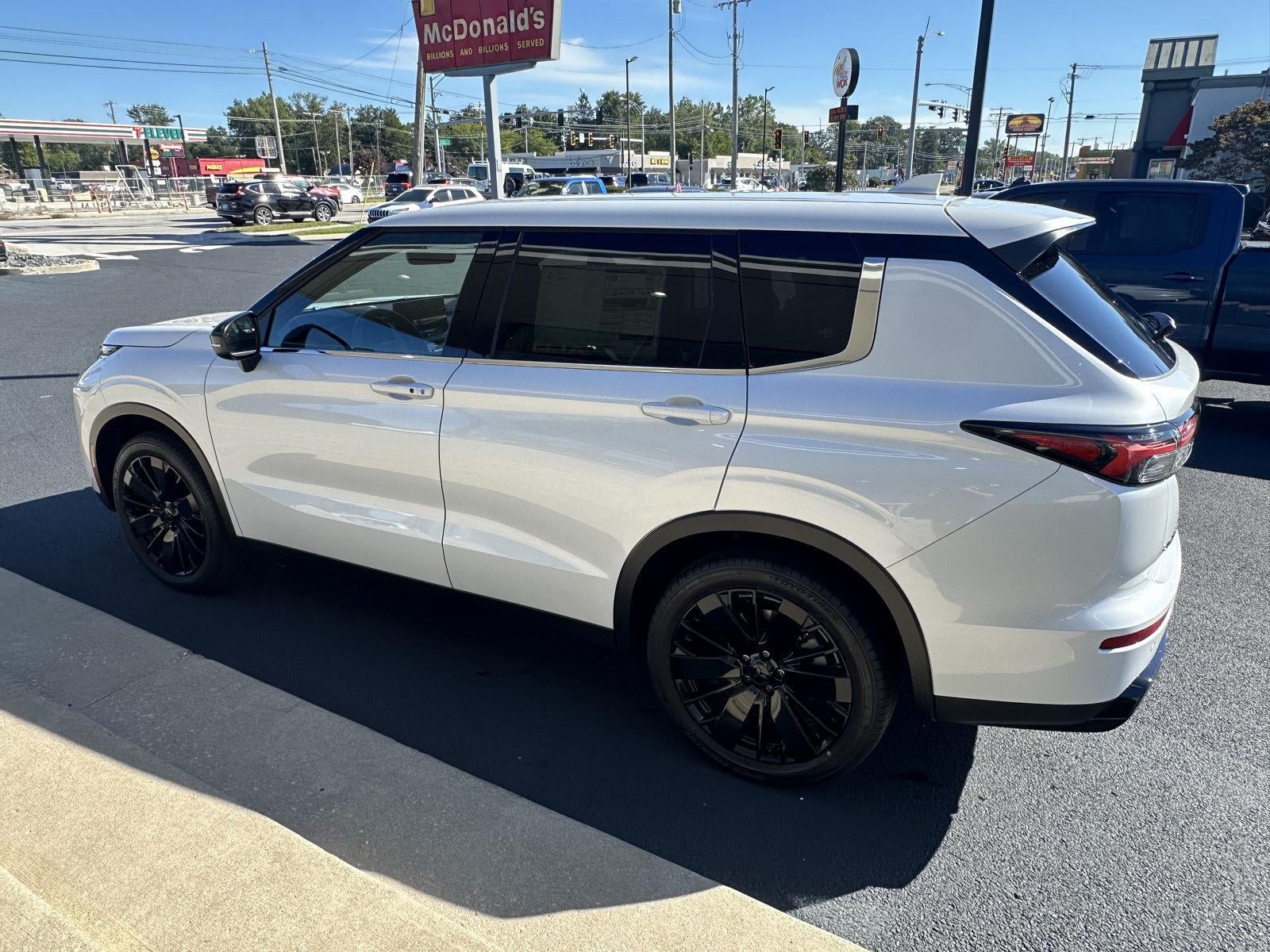 2026 Mitsubishi Outlander LE