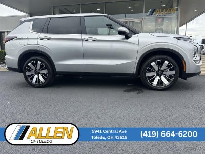 2026 Mitsubishi Outlander SE
