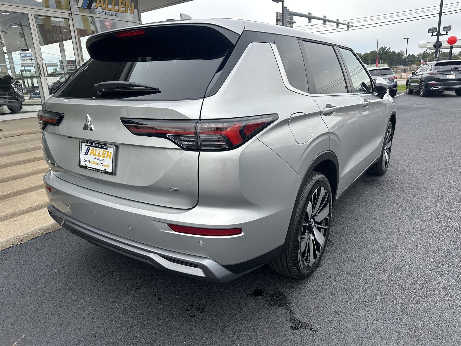 2026 Mitsubishi Outlander SE
