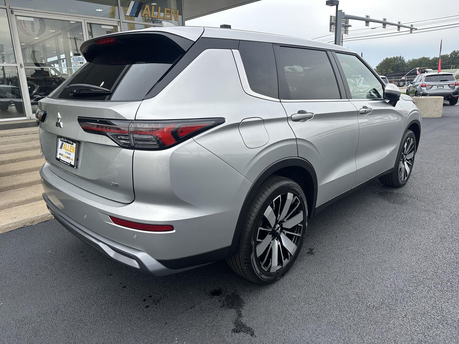 2026 Mitsubishi Outlander SE