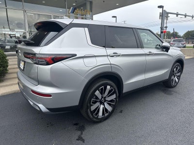2026 Mitsubishi Outlander SE