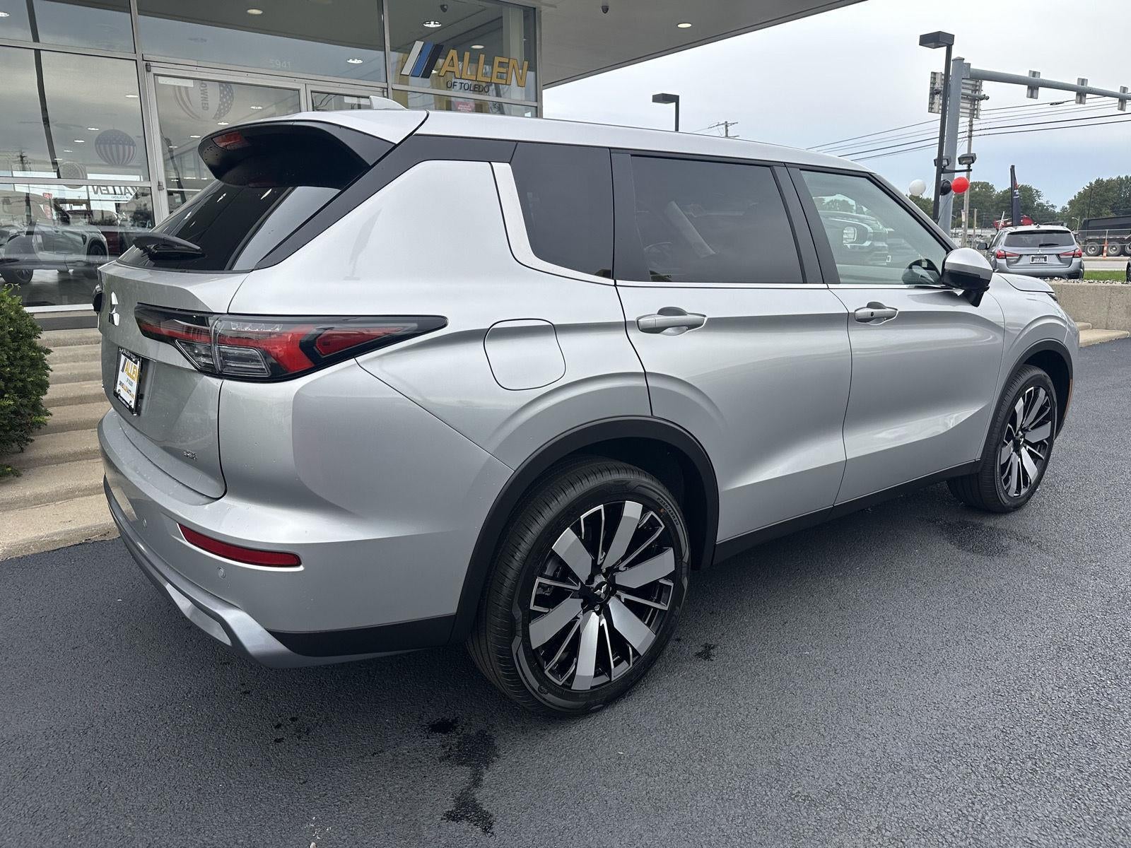 2026 Mitsubishi Outlander SE