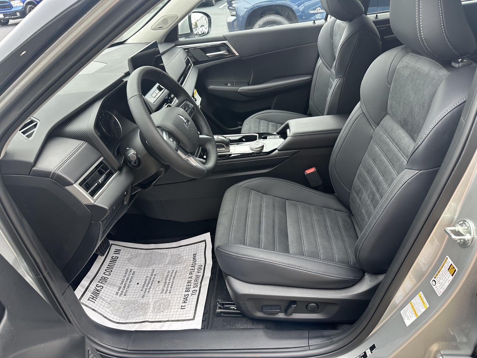2026 Mitsubishi Outlander SE