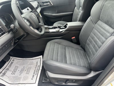 2026 Mitsubishi Outlander SE