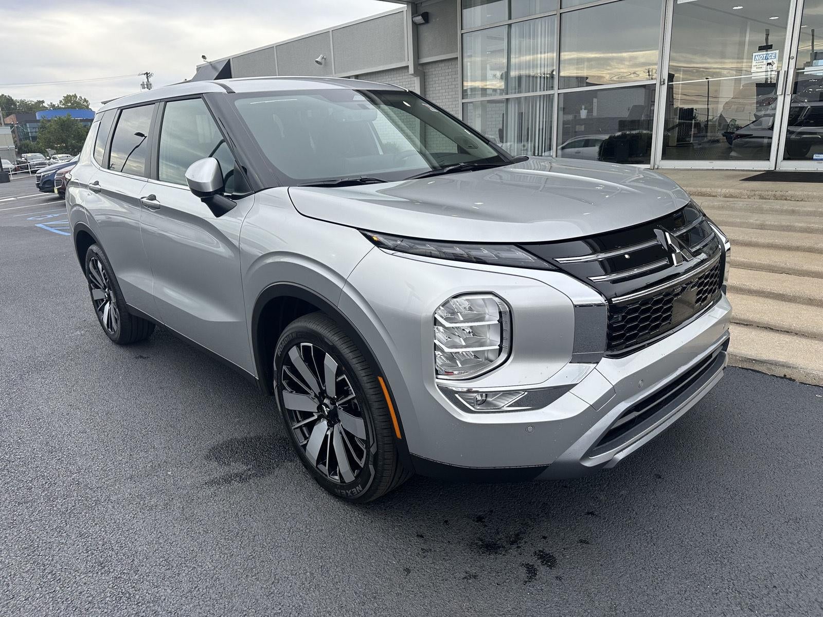 2026 Mitsubishi Outlander SE