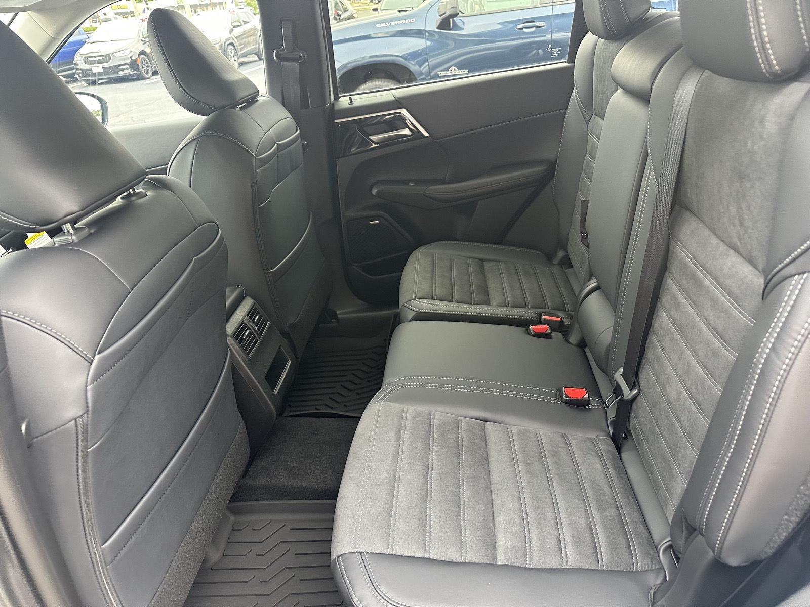 2026 Mitsubishi Outlander SE