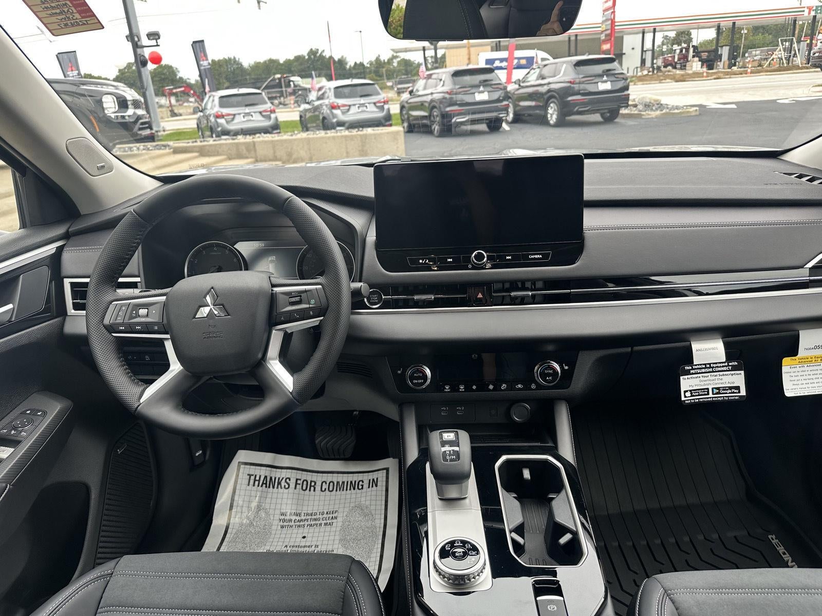 2026 Mitsubishi Outlander SE