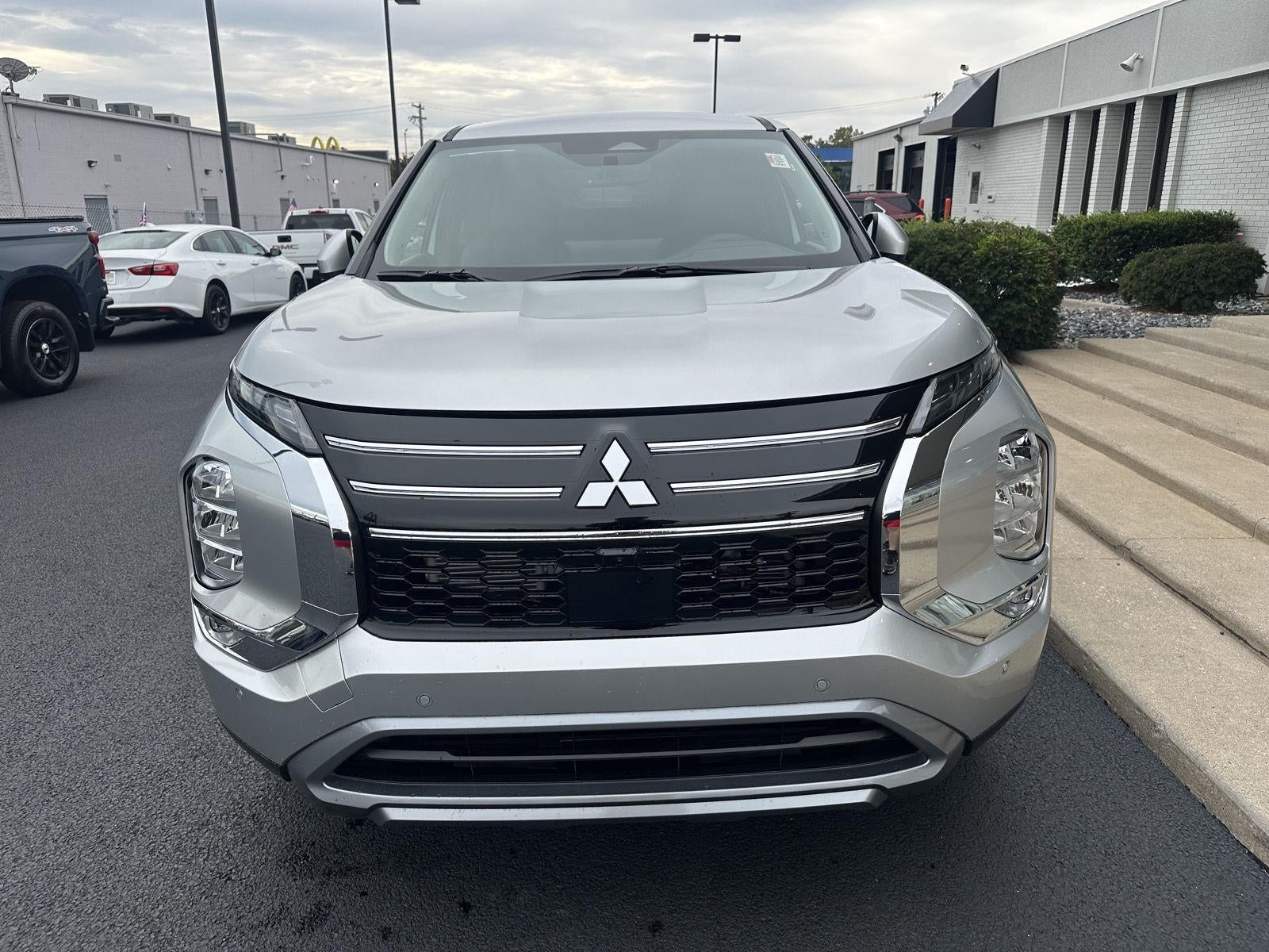 2026 Mitsubishi Outlander SE