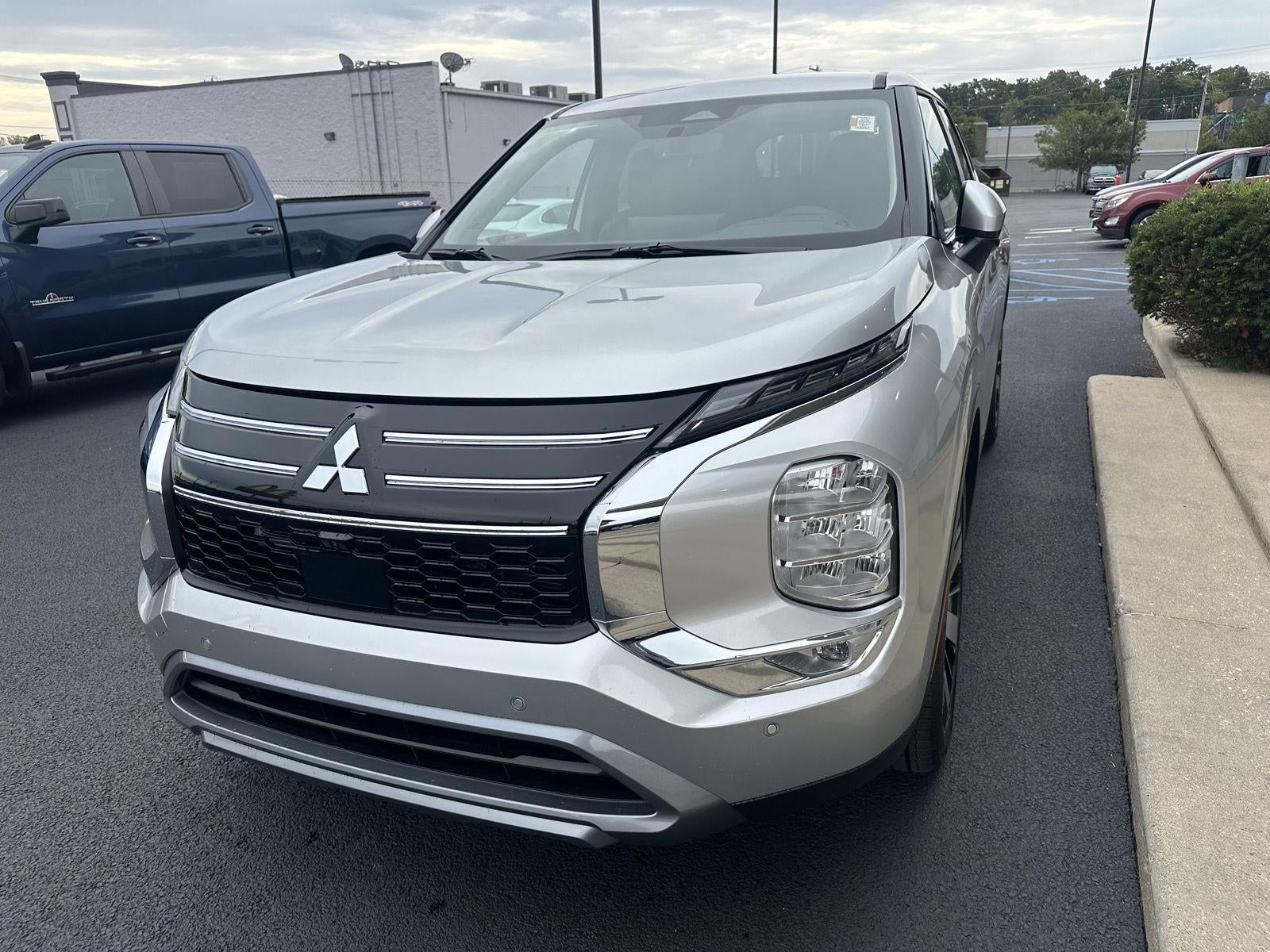 2026 Mitsubishi Outlander SE