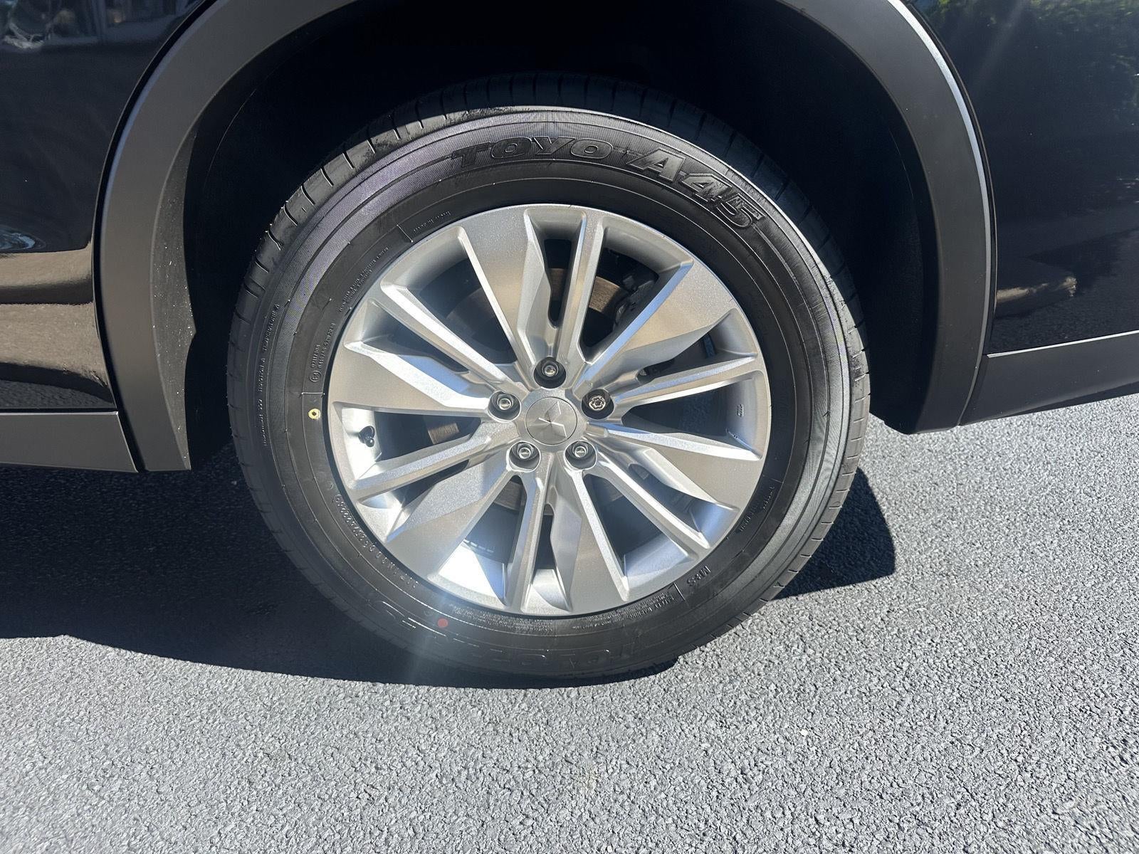 2026 Mitsubishi Outlander ES