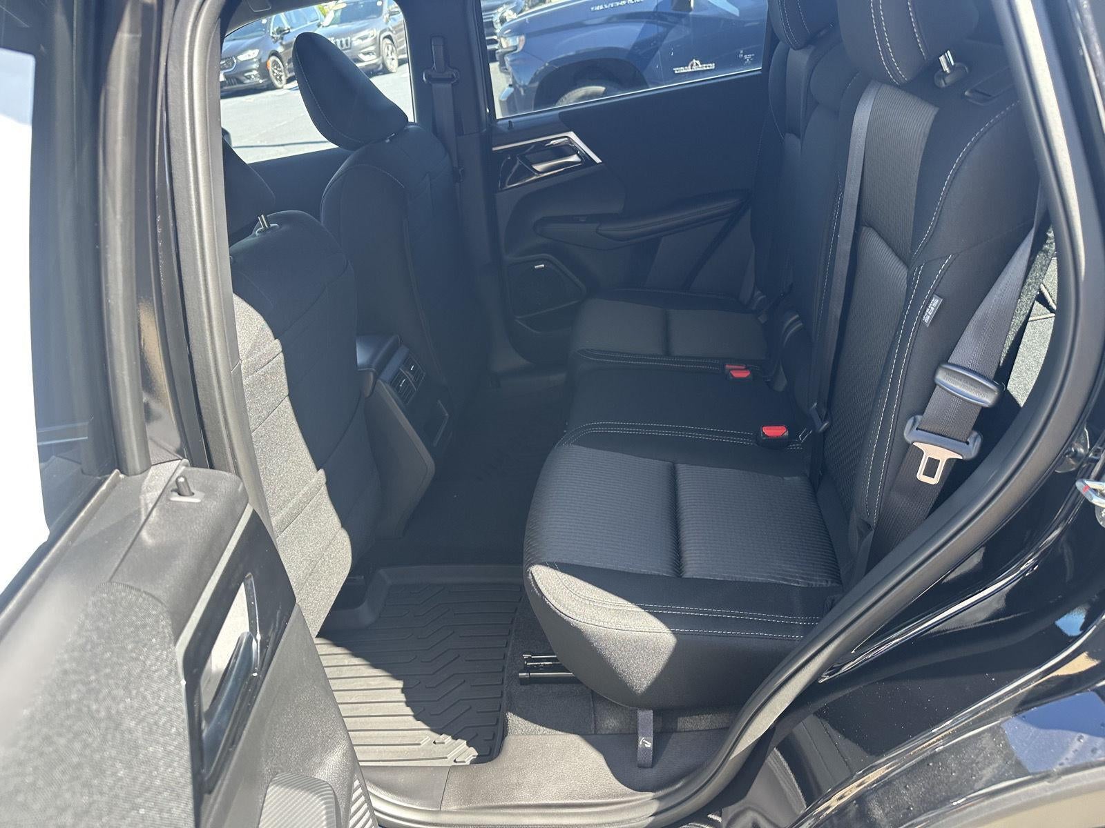 2026 Mitsubishi Outlander ES