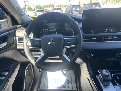 2026 Mitsubishi Outlander ES