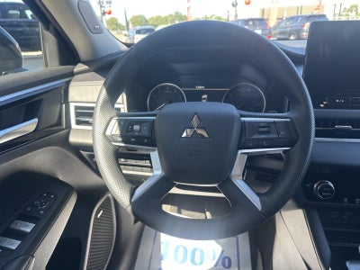 2026 Mitsubishi Outlander ES