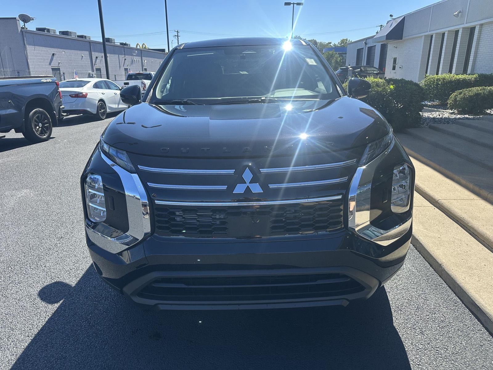 2026 Mitsubishi Outlander ES