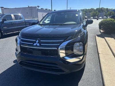 2026 Mitsubishi Outlander ES
