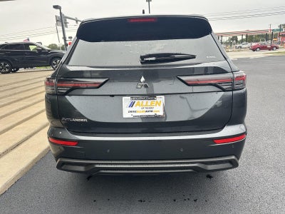 2026 Mitsubishi Outlander ES