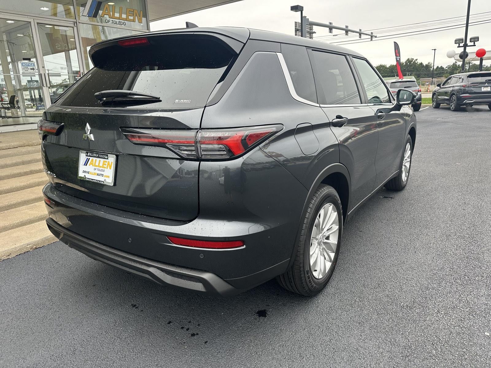2026 Mitsubishi Outlander ES