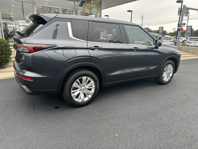 2026 Mitsubishi Outlander ES
