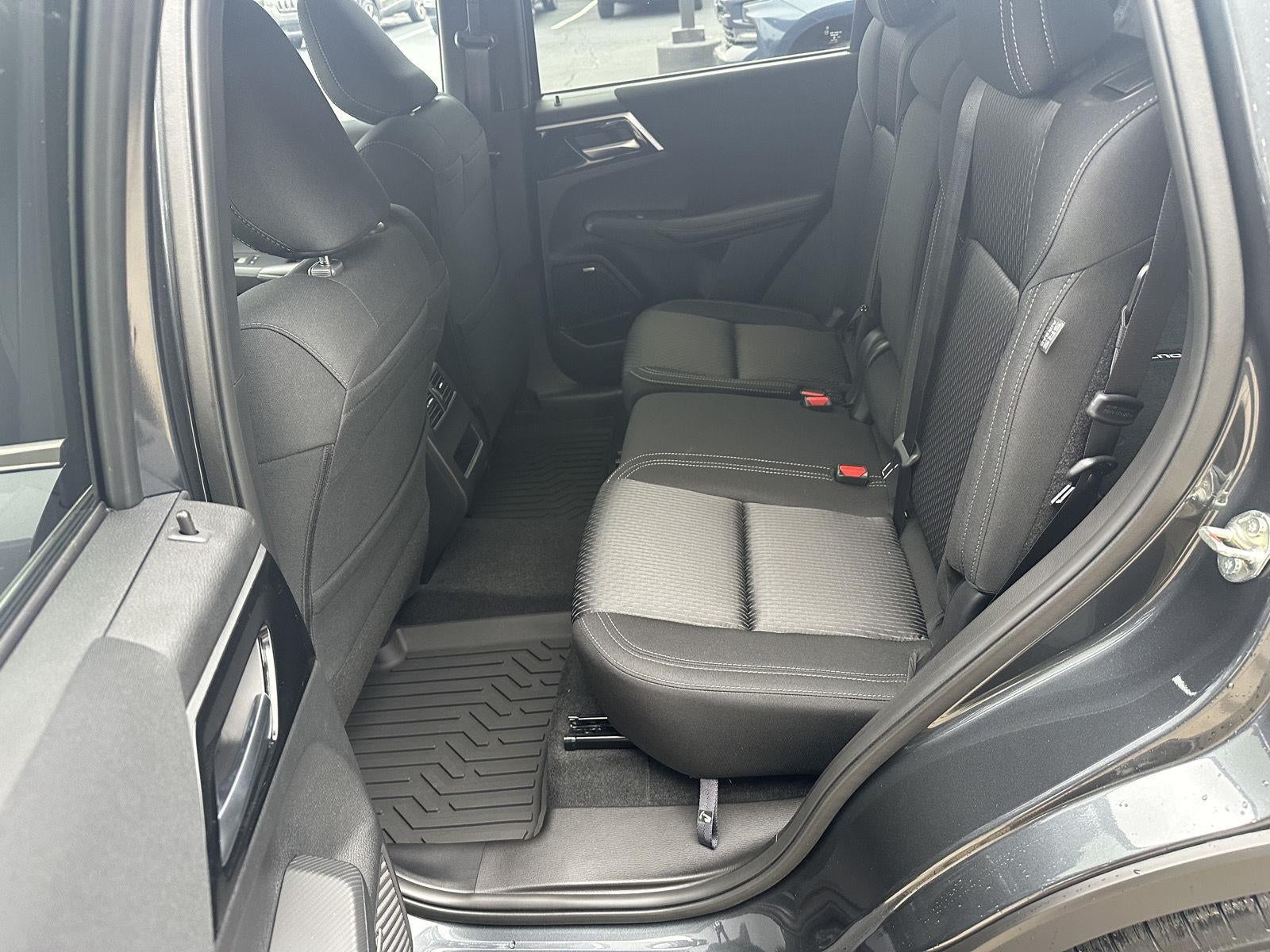 2026 Mitsubishi Outlander ES