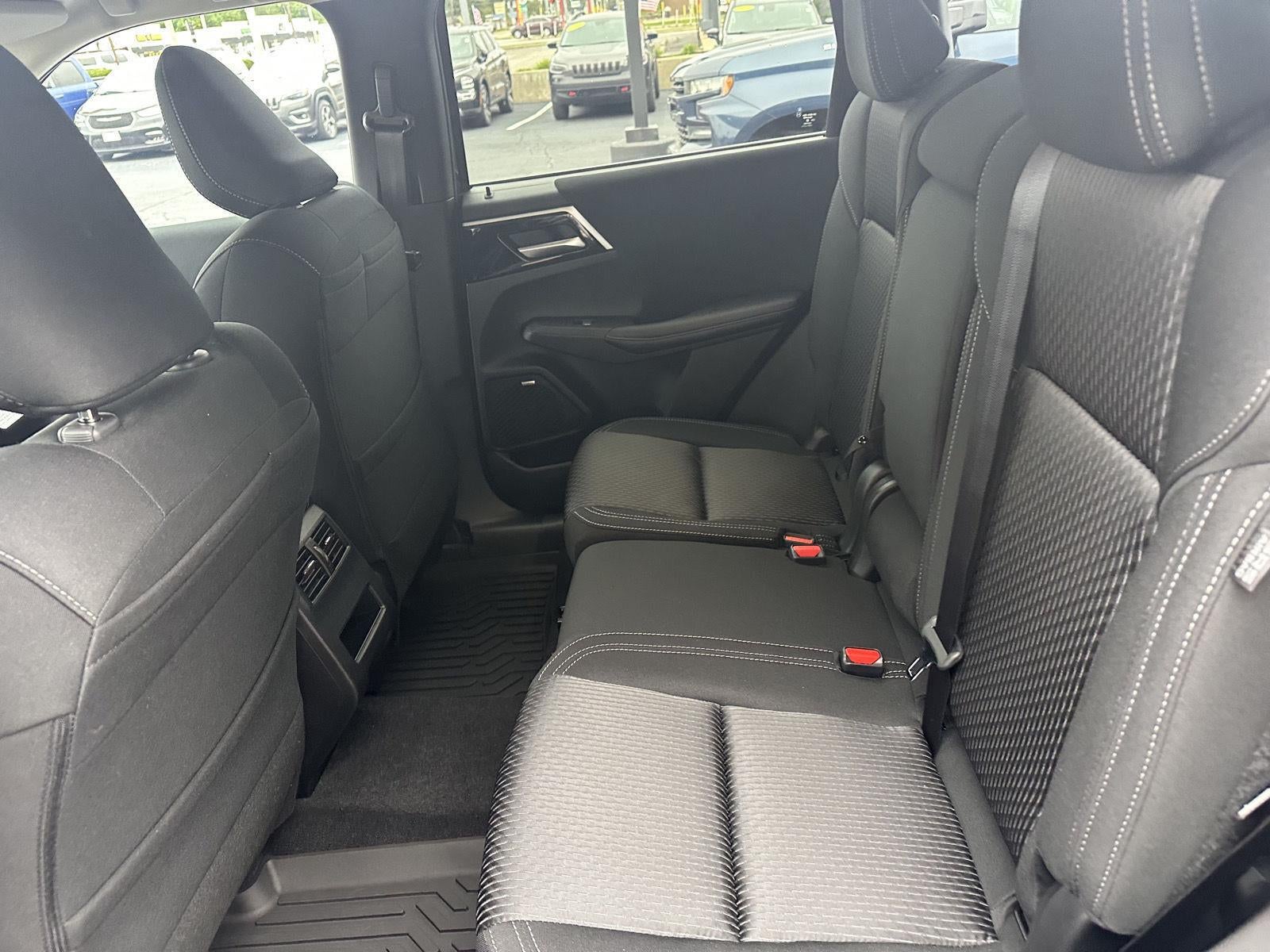 2026 Mitsubishi Outlander ES