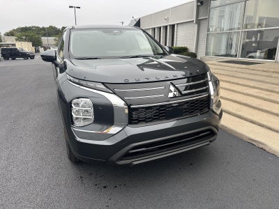 2026 Mitsubishi Outlander ES