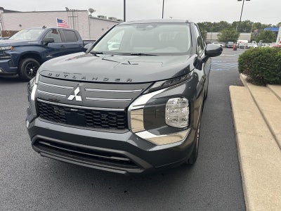 2026 Mitsubishi Outlander ES