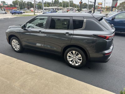 2026 Mitsubishi Outlander ES