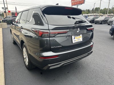 2026 Mitsubishi Outlander ES