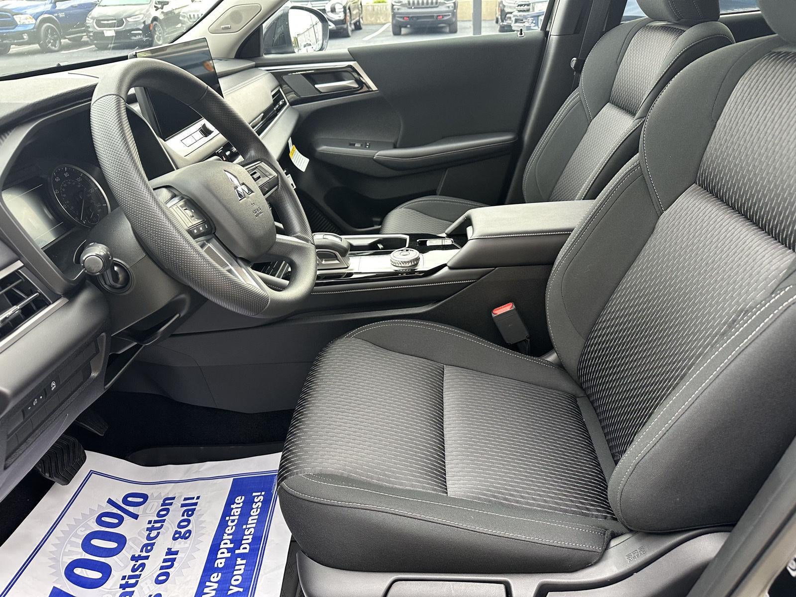 2026 Mitsubishi Outlander ES
