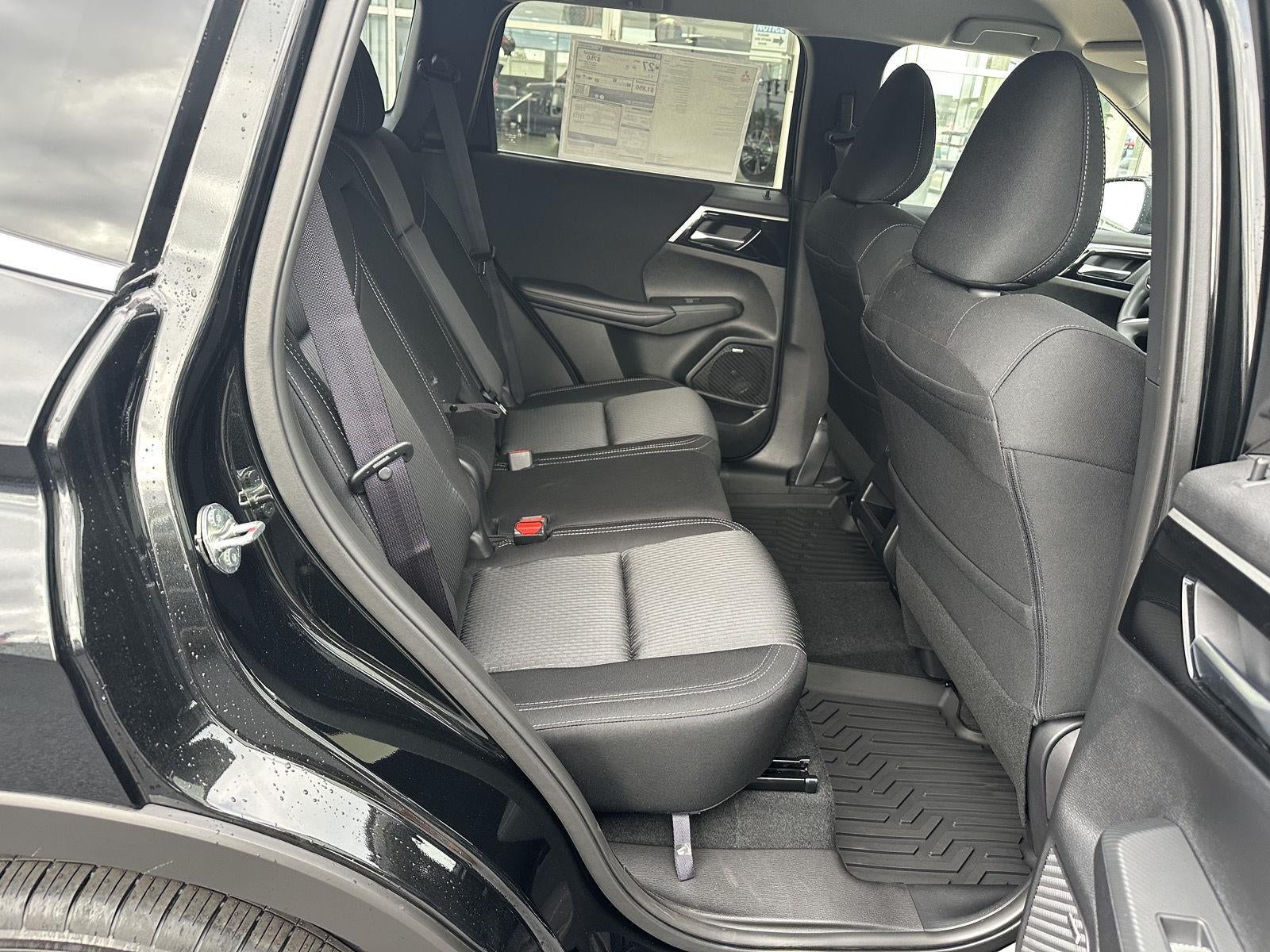 2026 Mitsubishi Outlander ES