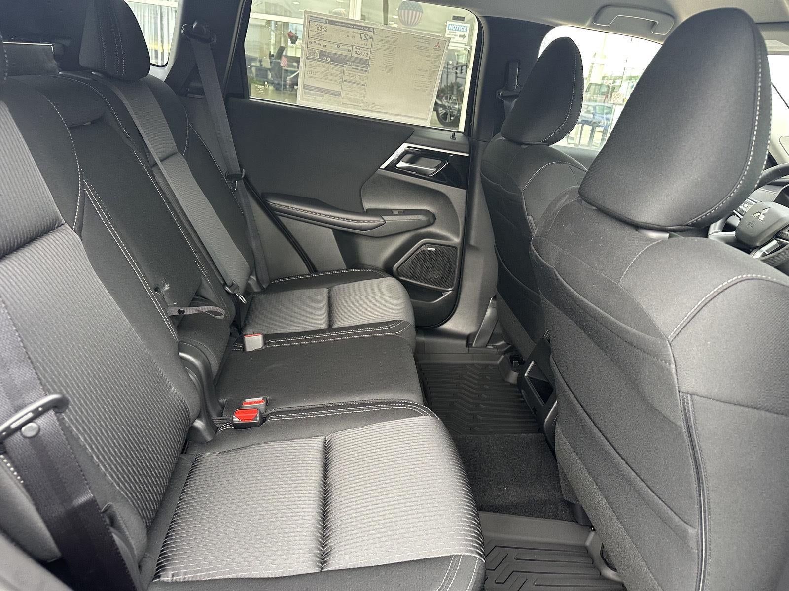 2026 Mitsubishi Outlander ES