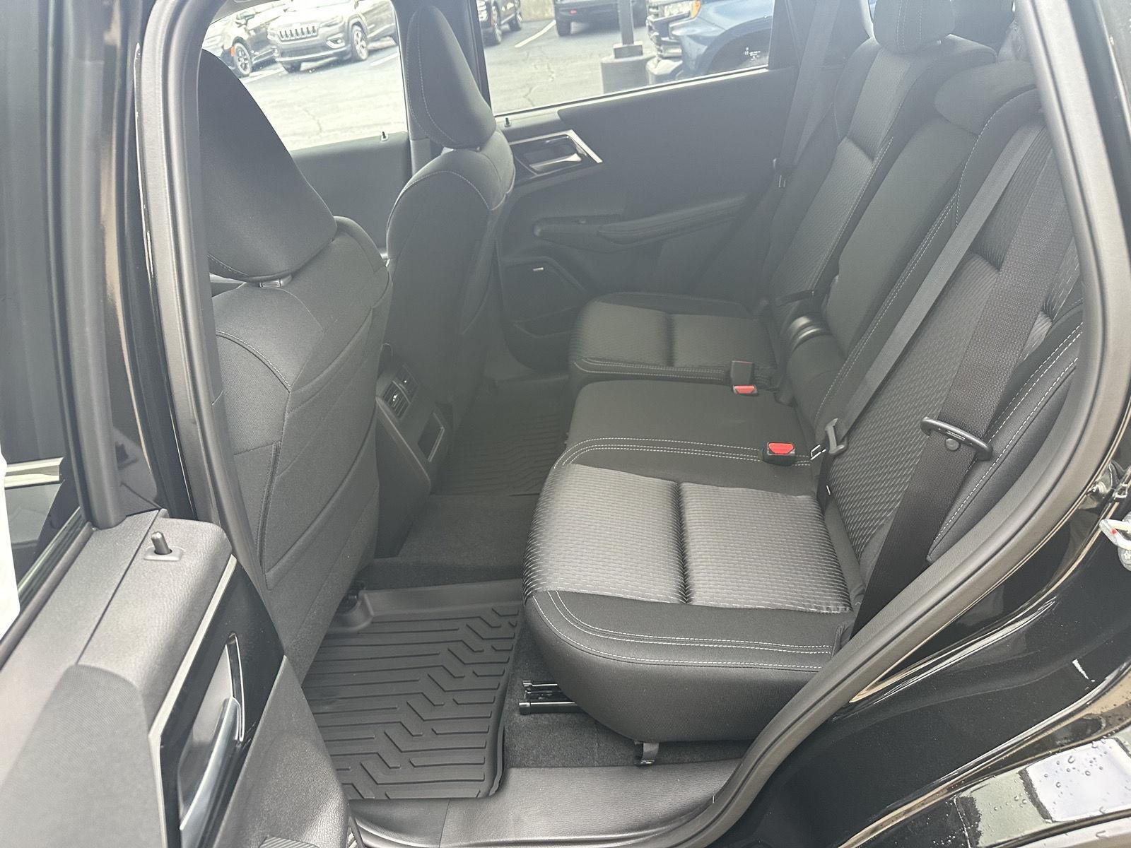 2026 Mitsubishi Outlander ES