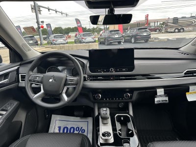 2026 Mitsubishi Outlander ES