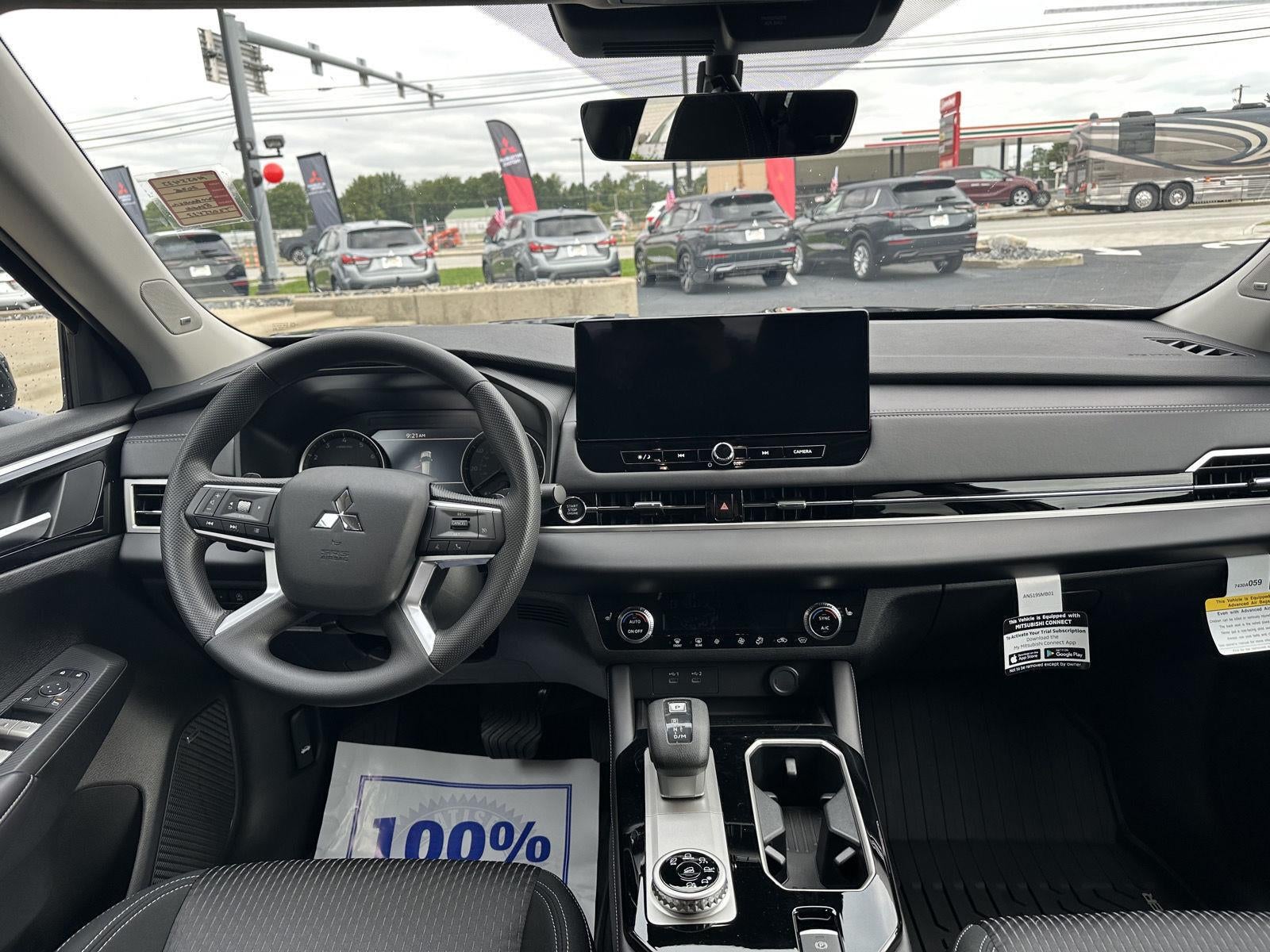 2026 Mitsubishi Outlander ES