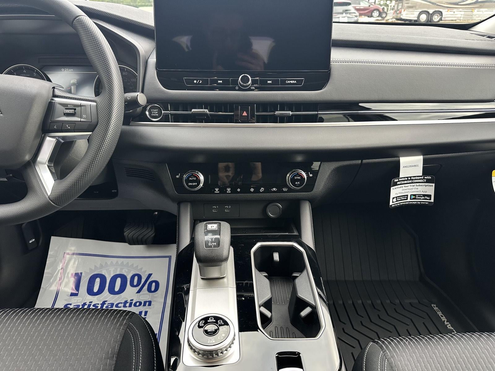 2026 Mitsubishi Outlander ES