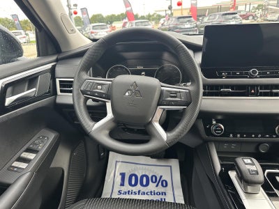 2026 Mitsubishi Outlander ES
