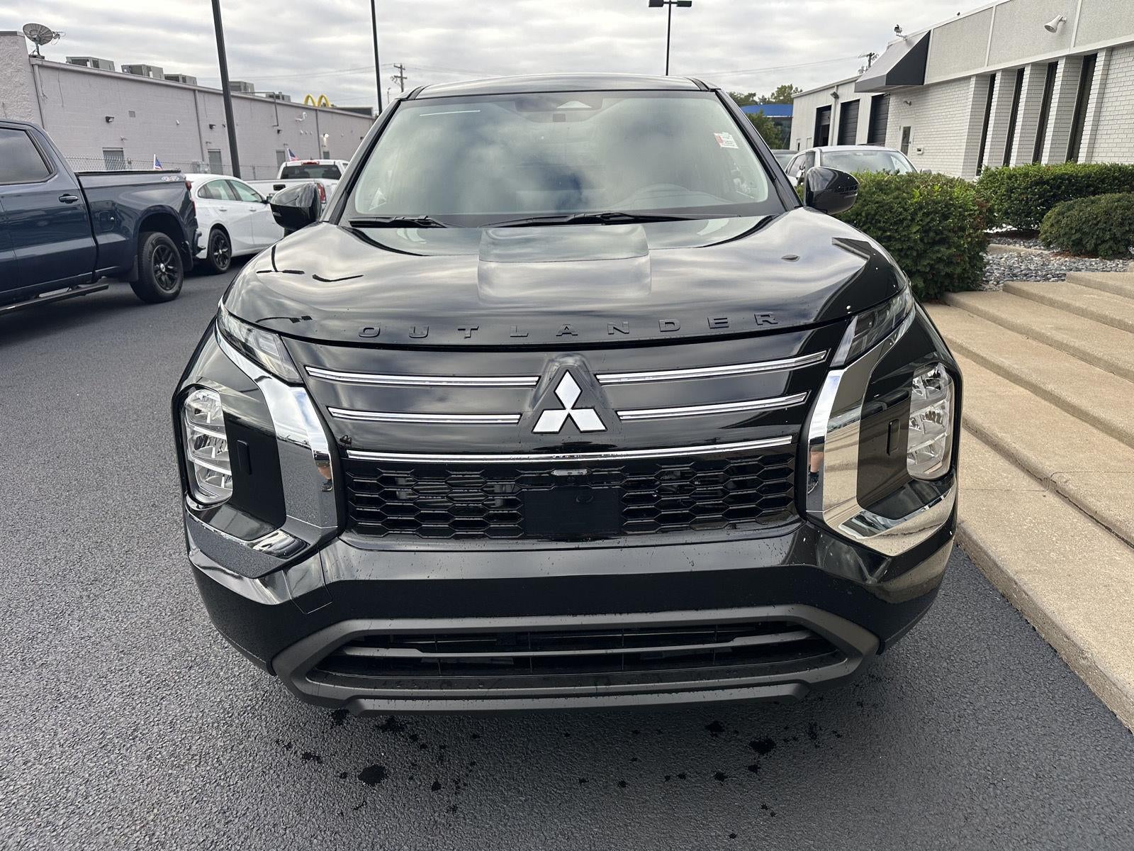 2026 Mitsubishi Outlander ES
