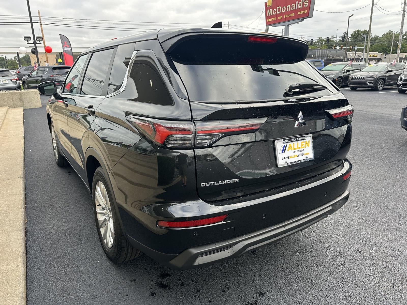 2026 Mitsubishi Outlander ES