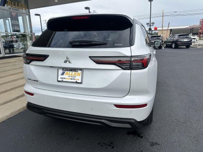 2026 Mitsubishi Outlander ES