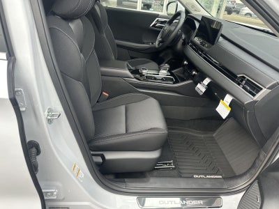 2026 Mitsubishi Outlander ES