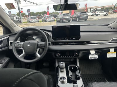 2026 Mitsubishi Outlander ES