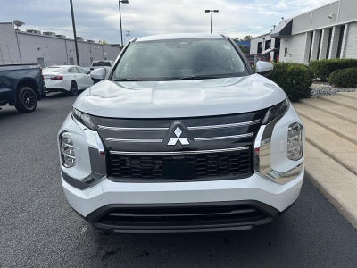 2026 Mitsubishi Outlander ES