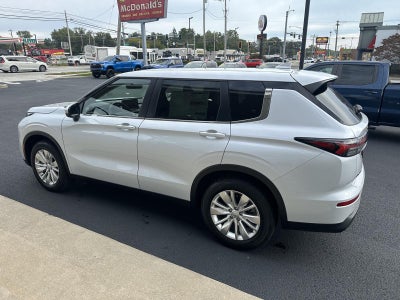 2026 Mitsubishi Outlander ES