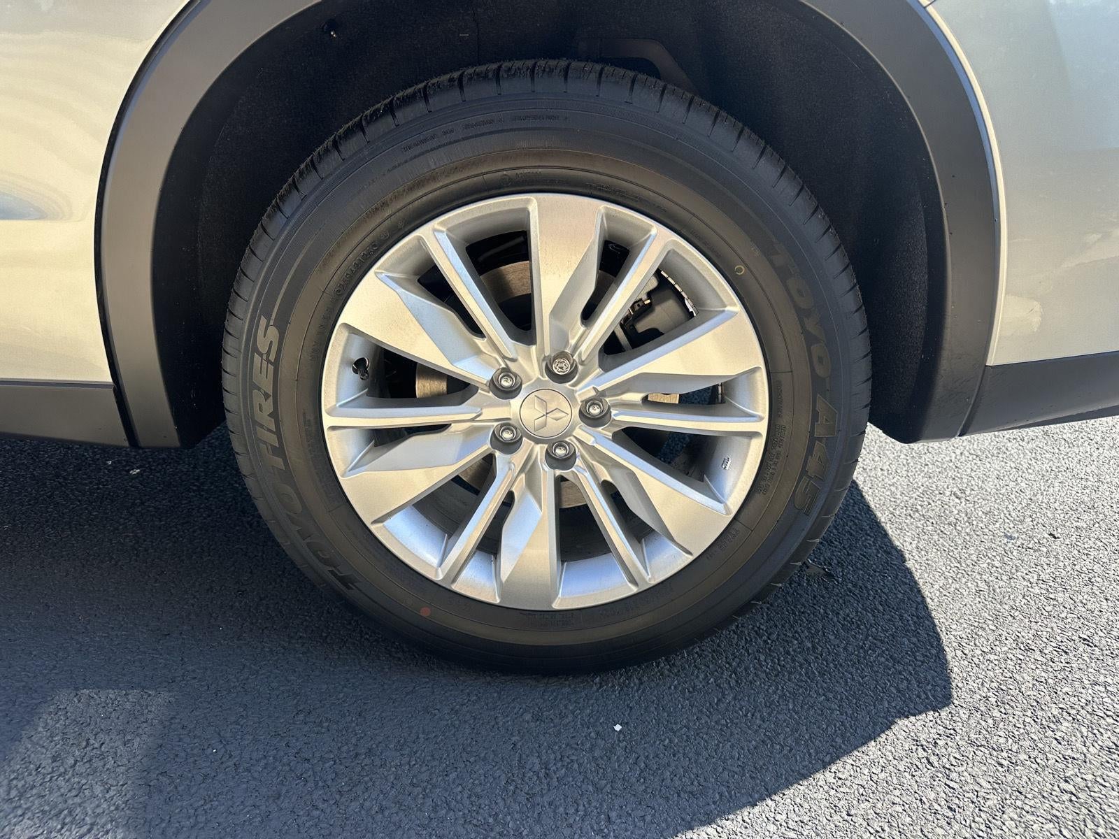 2026 Mitsubishi Outlander ES