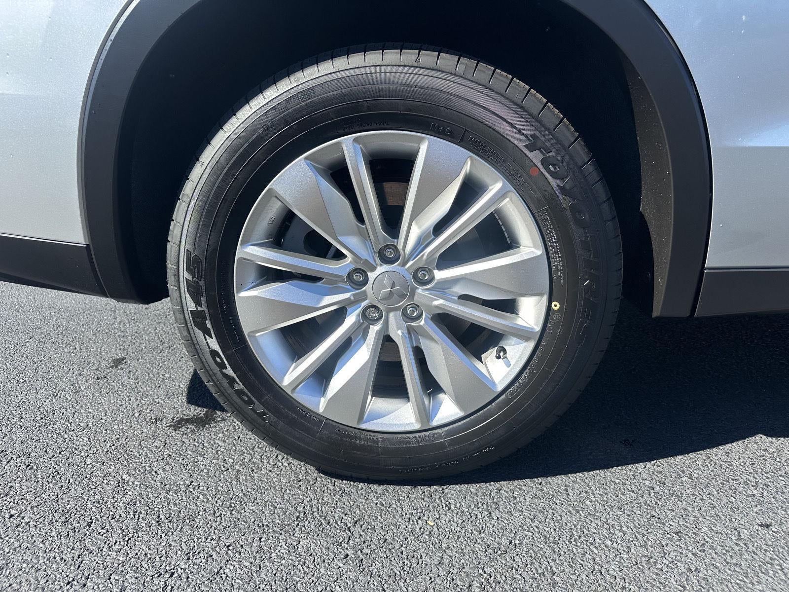 2026 Mitsubishi Outlander ES